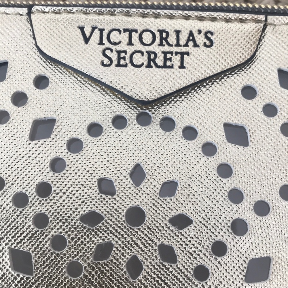 Victoria’s Secret Wristlet - Picture 4 of 8